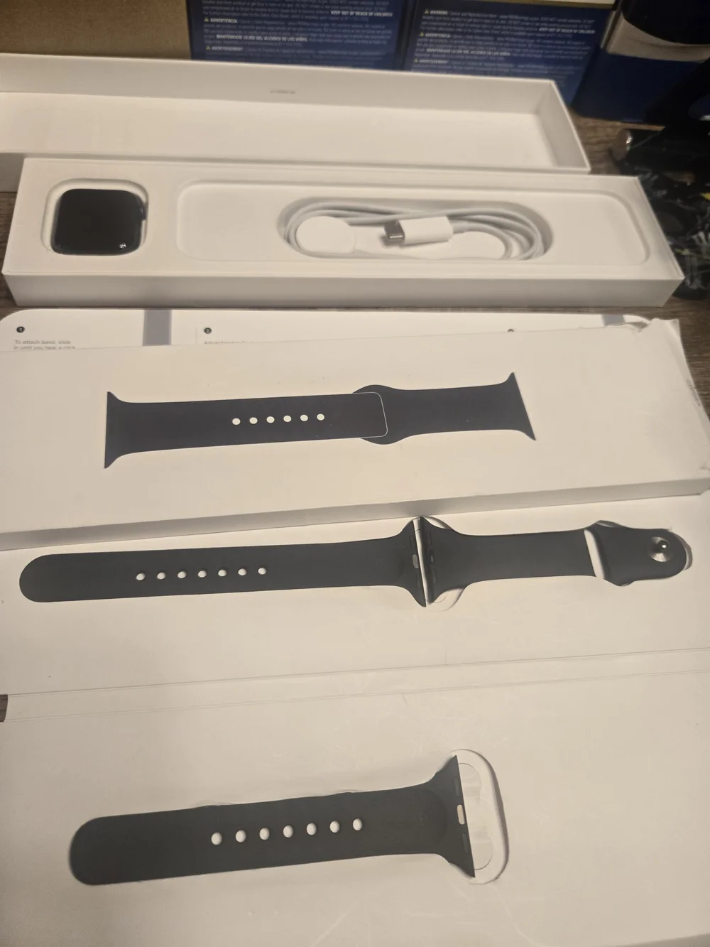never used Apple Watch SE (1st Generation) with built-in GPS + Cellular